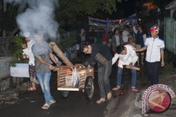 Takbir keliling macetkan jalur mudik di Madura selatan