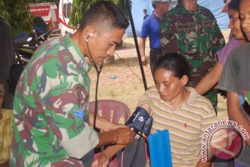 KRI Sultan Nuku bantu evakuasi korban Rokatenda