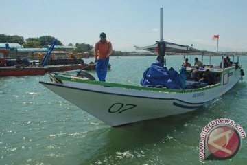 Aktivitas penyeberangan Jepara-Karimunjawa terganggu cuaca buruk