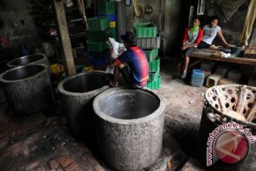 Harga kedelai naik ukuran tahu menciut