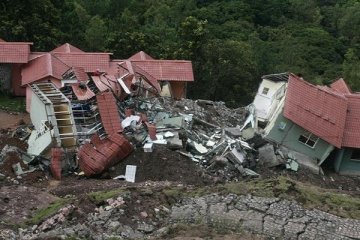 Longsor di Honduras tewaskan enam anak