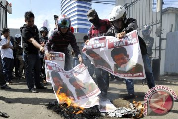 DEMO KORUPSI MOBIL MOKO