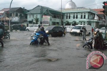 Banjir akibat pasang Sungai Mahakam melanda Samarinda