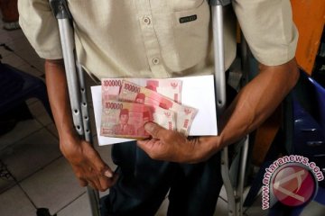 100 penyandang cacat peroleh jadup Rp300 ribu/orang