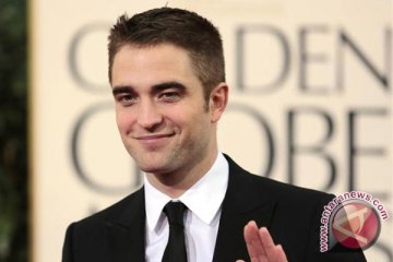 Robert Pattinson resmi perankan Batman