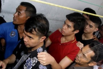 Kunjungi Korban Kecelakaan