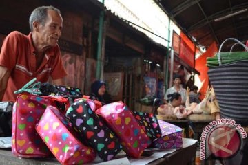 Dilema pedagang tempe tahu di Jakarta 