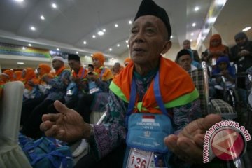 Pemberangkatan calon haji Kota Tangerang dibagi lima kloter