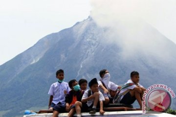 Penerbangan Sumut-Simeulue terganggu akibat letusan gunung Sinabung