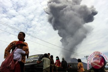 PVMBG terus berlakukan evakuasi radius 3 km