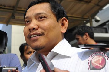 Legislator: televisi jangan tayangkan pria bergaya perempuan