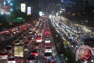 Kurangi macet dengan pembatasan kepemilikan mobil dan motor