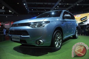 Pertama di Indonesia, Outlander PHEV dipajang