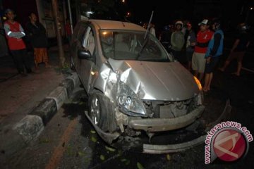 Kecelakaan mobil bak terbuka tewaskan dua penumpang