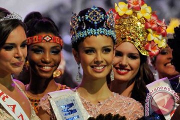Miss World Megan Young diterima hangat di DPR Filipina