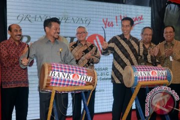 Jokowi resmikan Bank DKI cabang Makassar