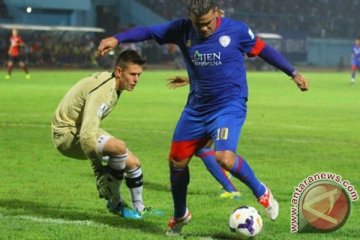 Arema tumbangkan Frankfurt 3-2