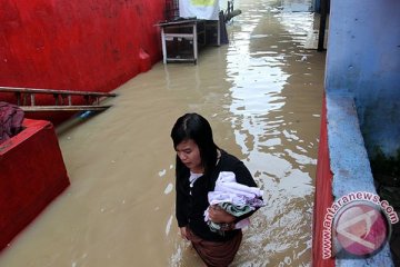 Idul Adha di Jakarta diwarnai banjir