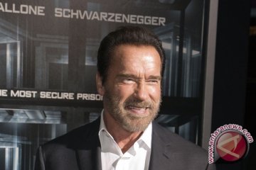 Arnold Schwarzenegger ditendang di acara olahraga Afrika Selatan
