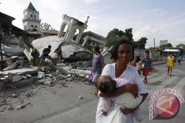 Jumlah korban tewas gempa Filipina jadi 215 orang