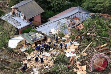 Topan kuat hantam Jepang, 14 orang tewas