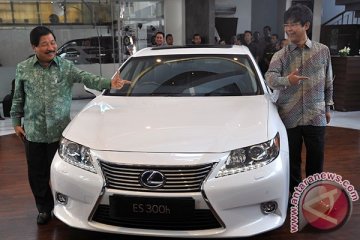 Lexus luncurkan sedan ES pertama di Indonesia 