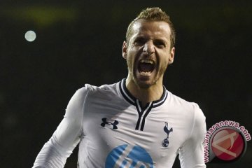  Soldado antar Tottenham unggul sementara dari titik penalti