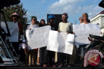 BIJAK DALAM MENONTON