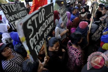TOLAK PENGGUSURAN