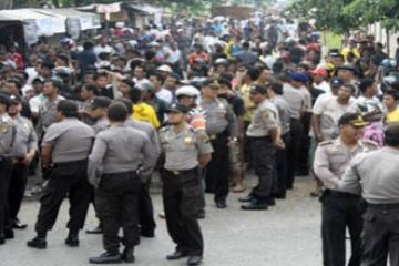 Barikade Polisi/Joko Sulistyo
