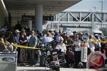 Teror di LAX, semua orang lari kesetanan