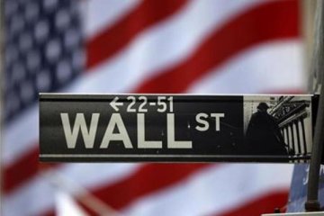 Wall Street berakhir turun