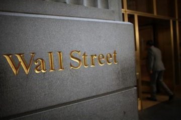 Wall Street naik tipis