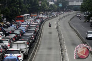 Bus pariwisata bisa masuk jalur busway