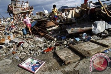 Tentara dan polisi Filipina bantu pulihkan kondisi Tacloban