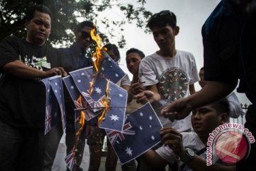 Demonstran paksa Australia minta maaf secara resmi