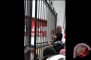 DEMO KORUPSI BANSOS