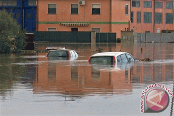 Dua orang tewas, satu hilang akibat banjir di Italia Utara