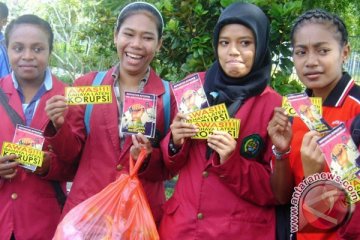 Beranda/Papua - Mahasiswa IISIP Yapis ikuti lokakarya jurnalistik