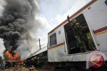 KRL tabrakan, pedagang dan tukang ojek sengsara