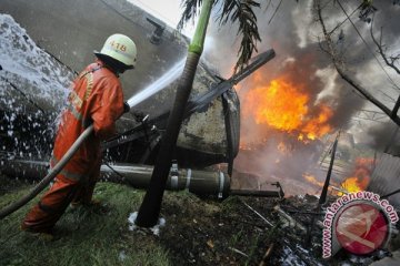 Gerbong commuter tertabrak dibawa ke Manggarai