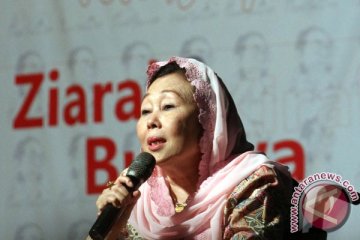 Sinta Wahid serahkan kakatua jambul kuning kepada pemerintah