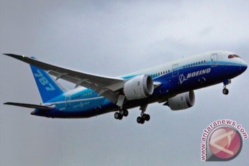Boeing B-787 Dreamliner mendarat di Bali