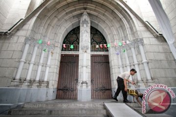 Ratusan aparat amankan Misa Natal di Katedral