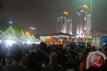 Monas mulai dibanjiri manusia