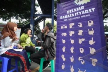 PELAJRAN BAHASA ISYARAT