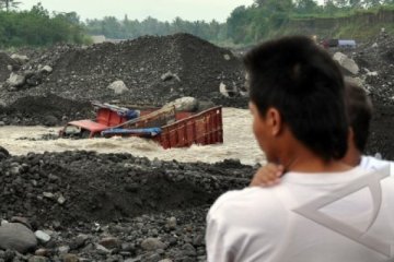 TERSERET BANJIR LAHAR