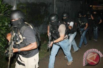 Densus 88 tangkap terduga teroris di Jatiasih
