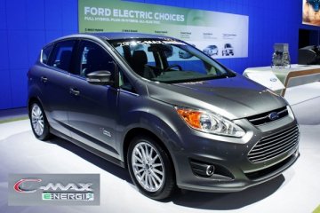 Ford siapkan mobil hybrid bertenaga matahari