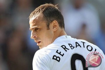 Berbatov merasa aneh jika musim dibatalkan dan Liverpool tak juara